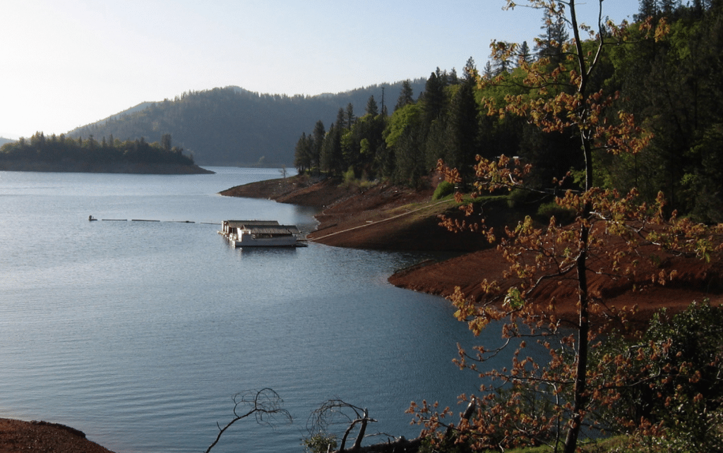 Shasta Lake in California, best places to boat.
