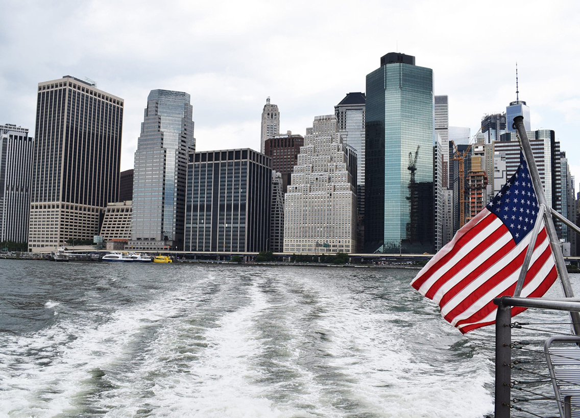 Picture of New York skylines illustrating New York's waterways.