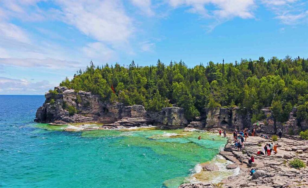 Crystal blue waters of Georgian Bay in Tobermory