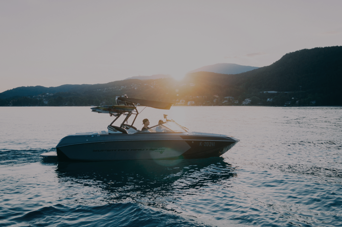 https://www.boatsmartexam.com/wp-content/uploads/2020/04/sunset-boating.png